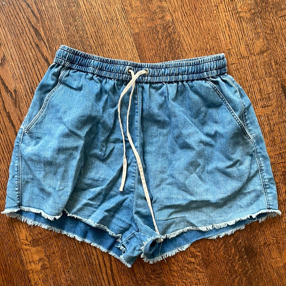 Aritzia Wilfred Shorts